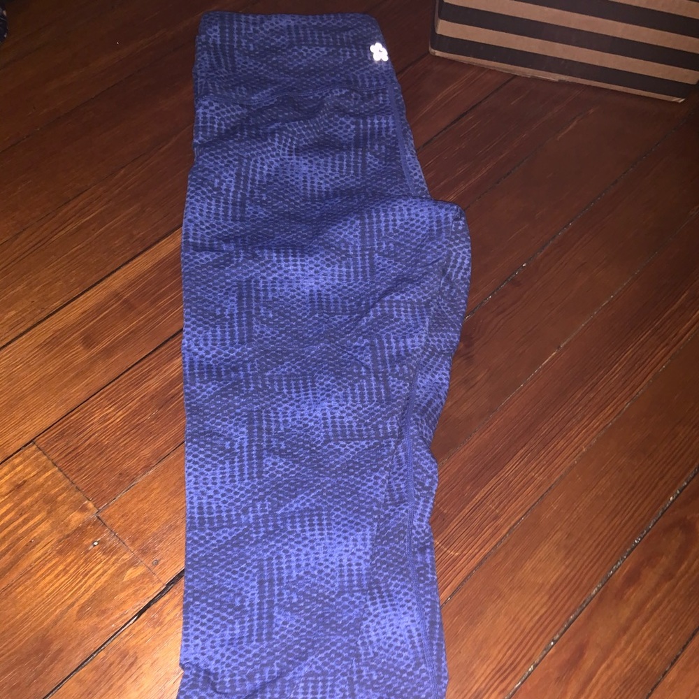 blue/purple leggings. Size L